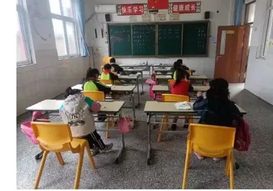 星猫亲子家园|“双减”政策落地两月后,网友为什么敬俞敏洪“是条汉子”?