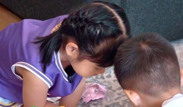 兜妈爱叨叨|“好姑姑”带7个娃过暑假，客厅卧室被填满，网友调侃集齐七龙珠