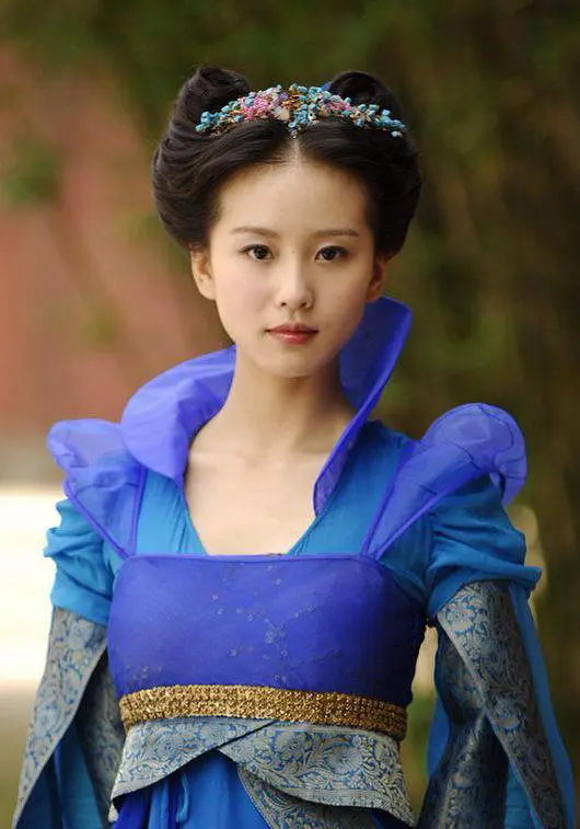 杨幂|明明都是美艳女星，古装竟丑得千奇百怪？这锅造型师不背