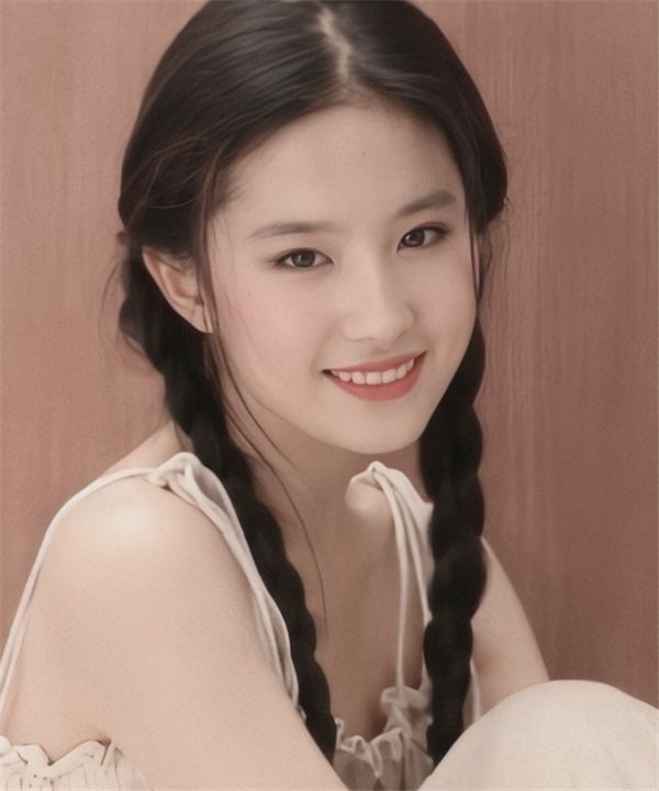 黄蓉|牙齿丑，也不影响成为美人的8大女星，现代人为何不能容忍瑕疵了