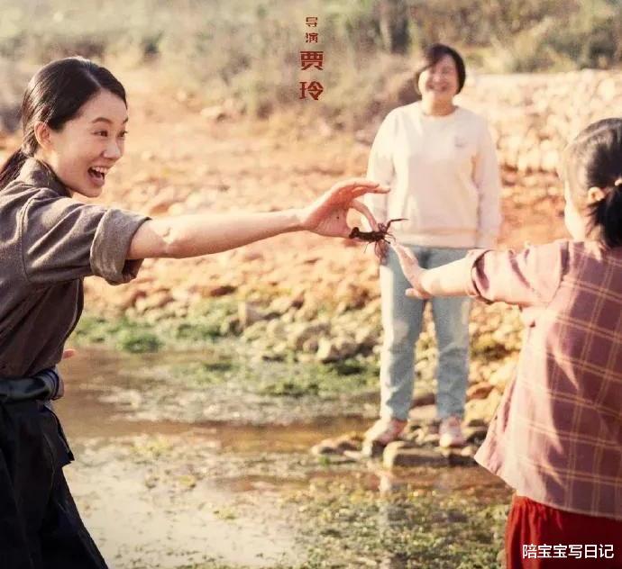 李嘉欣|《你好，李焕英》：穿越后的妈妈，为什么不第一时间跟女儿相认