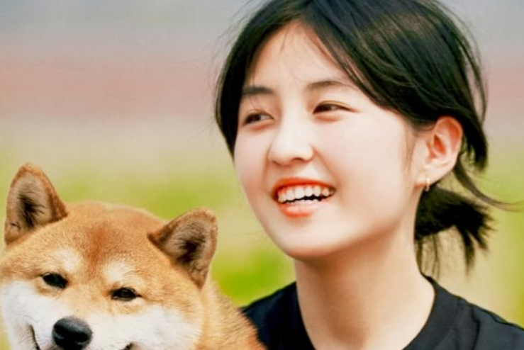 张子枫|张子枫妈妈看中彭昱畅，准备拉回家做“女婿”了？