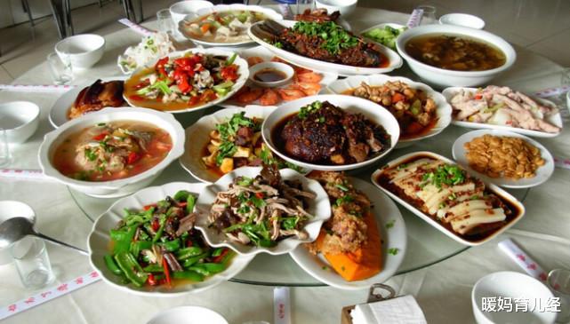 暖妈育儿经|录取通知书刚到,父母就给女儿大摆宴席,结果却“尴尬了”