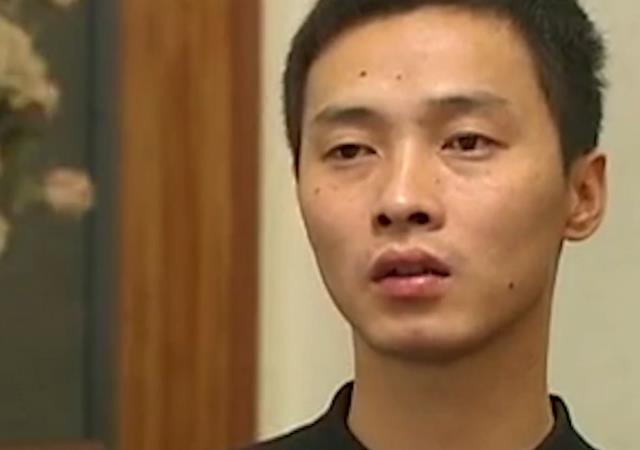 母亲带回一个流浪汉,告诉儿子这是失踪13年的父亲,儿子死活不信