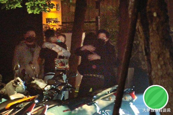 许玮甯|邱泽许玮甯“婚后首甜蜜同框”！闪婚后现身全为她　新房地点曝光