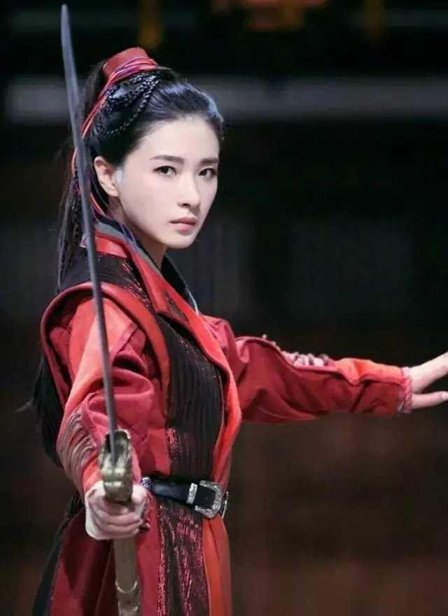 万茜|她自曝被“潜”7次，事业巅峰期却意外产子，父亲是谁至今成谜