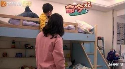 带你看看胡可的豪宅：房子面积非常小，连儿童房都用了双层床