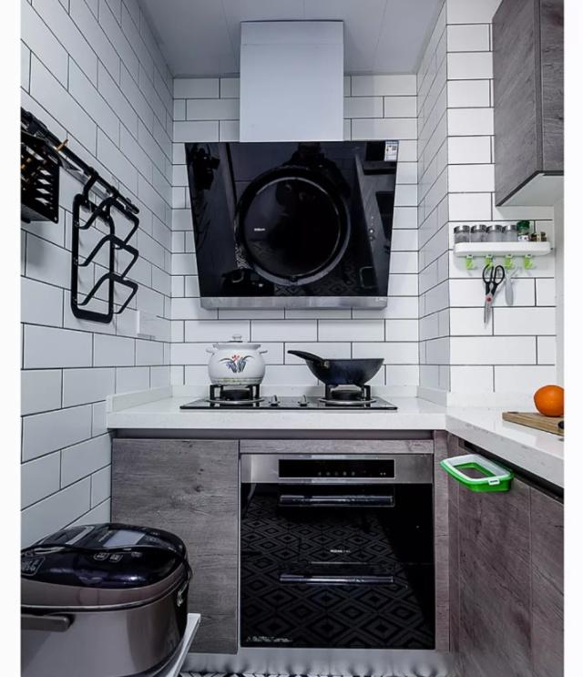 装修新灵感,一进客厅被“窗边地台”迷住了!卧室最温馨,赞!