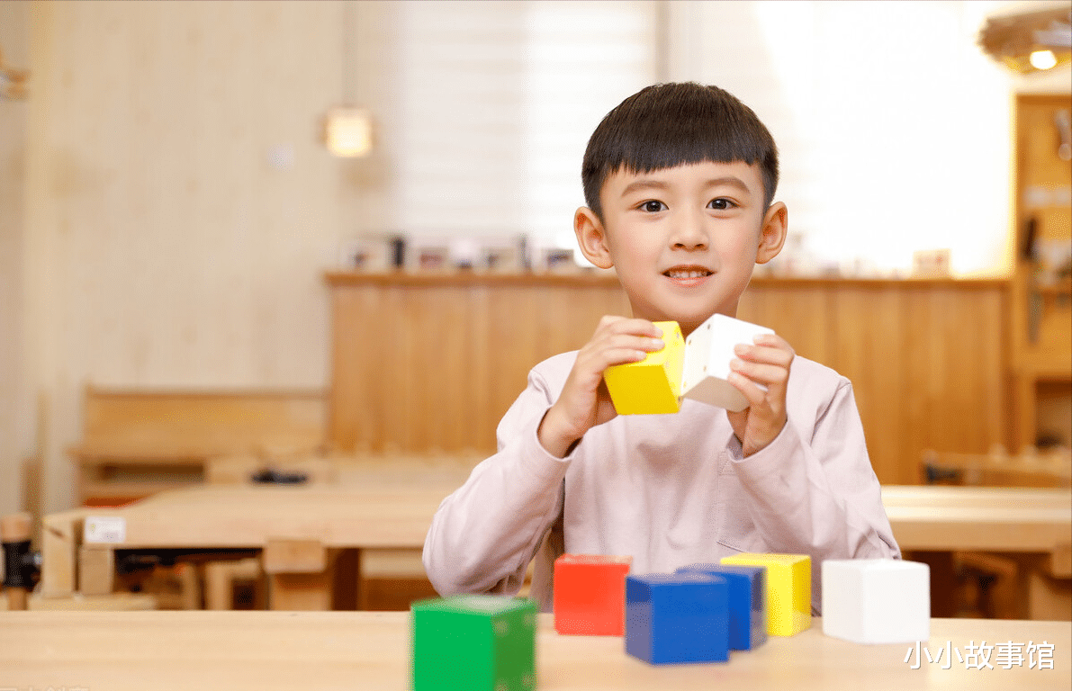 小小故事馆|吃一次相当于4根电灯丝！儿科医生：很多家长天天给娃吃，快停手