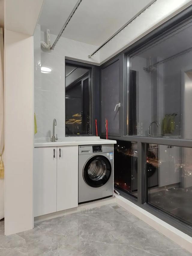 阳台与客厅打通好不好？如果面积小，打通也挺好