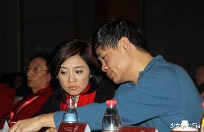 欧阳娜娜|主持人许戈辉：未婚先孕逼走原配，如今原配的女儿把她当亲妈