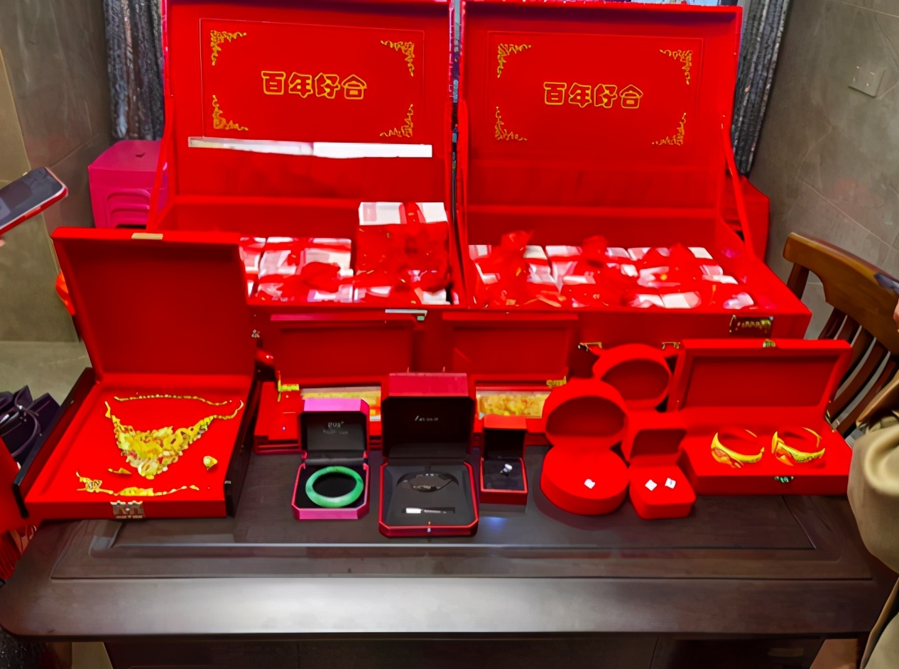 富二代|海后项思醒后续来了！已悔婚退彩礼，富二代仍留恋妈妈被气到住院