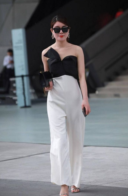 阔腿裤|一条白色的高腰阔腿裤,很职场