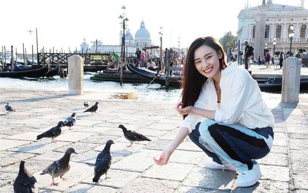 唐人街探案第三部|《唐探3》有位角儿出场5分钟片酬高达300万，这是什么神仙大腕？