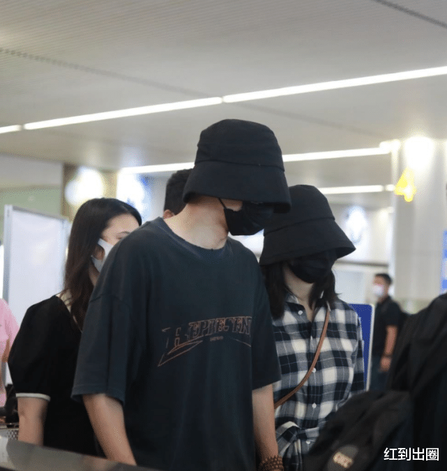 谢娜|好甜！张杰亲自送谢娜上班，两人十指紧扣大秀恩爱，或将再次同台