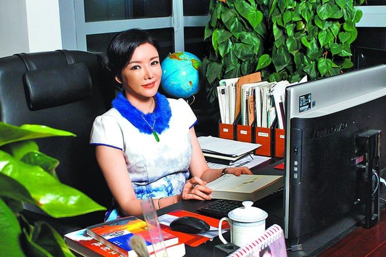 街拍|李云迪被抓后遭挖出更多黑历史，从口德到艺德乃至人品全面崩塌