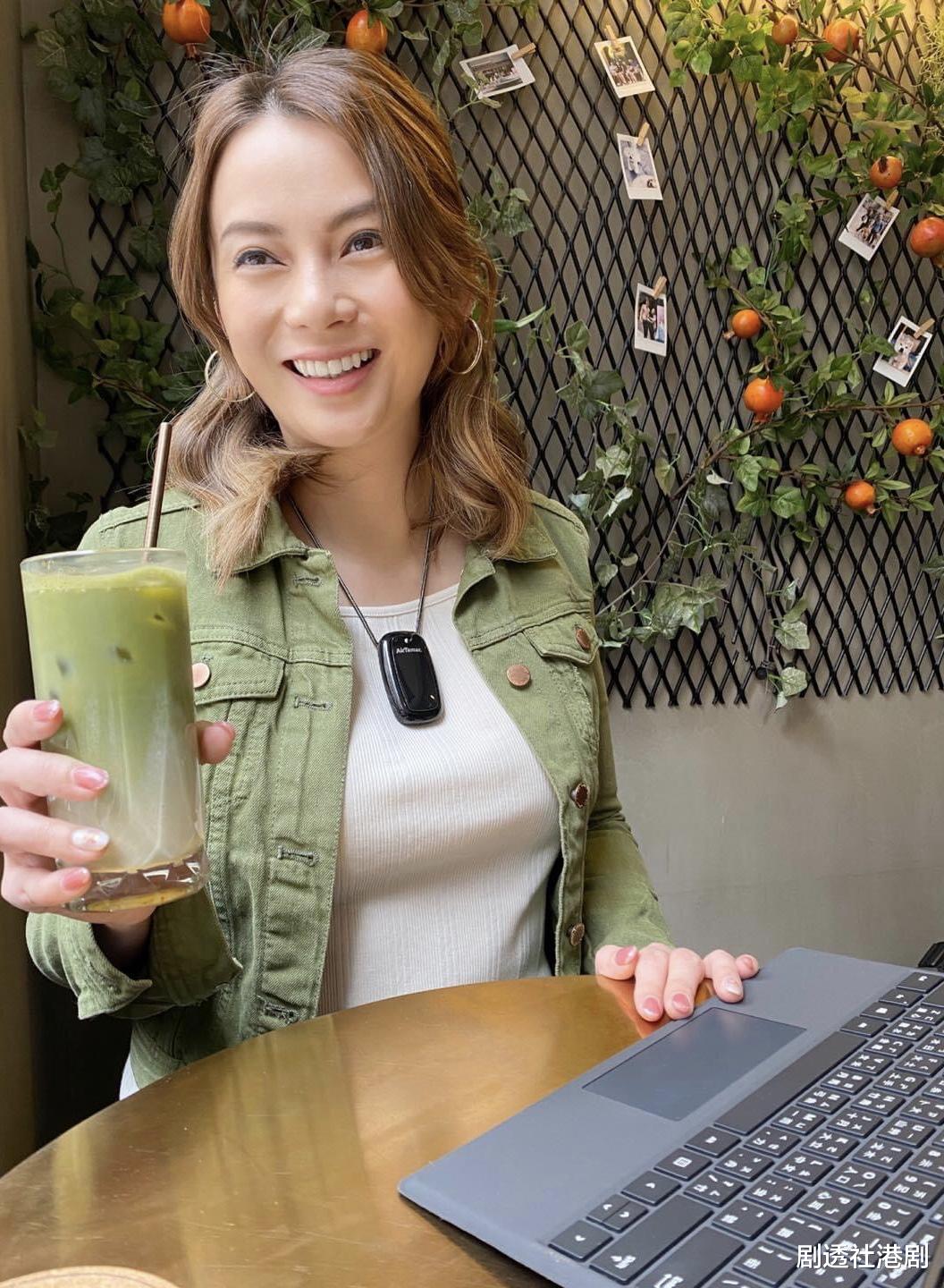 吴日言|两岁女儿做眼疮手术全身麻醉，37岁香港女歌手直言心疼，忍不住哭