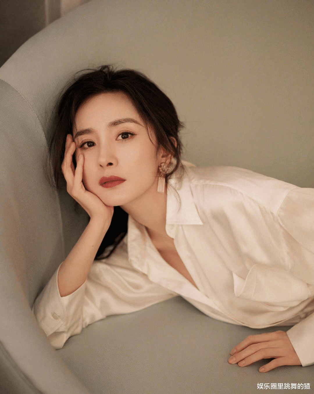 陈道明|女星票房榜出炉，赵丽颖无缘前十，杨幂排第三，榜首却遭“雪藏”