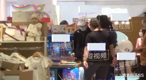 田朴珺|恭喜71岁王石再度当爸，和妻子田朴珺带新生婴儿逛商场