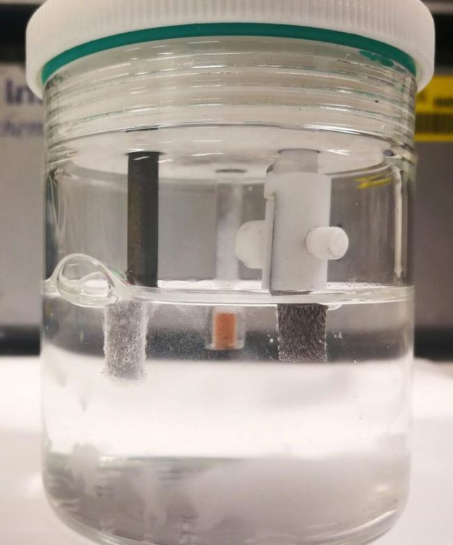纳米材料 科学家设计出新型纳米材料 从海水中产生清洁能源氢气燃料