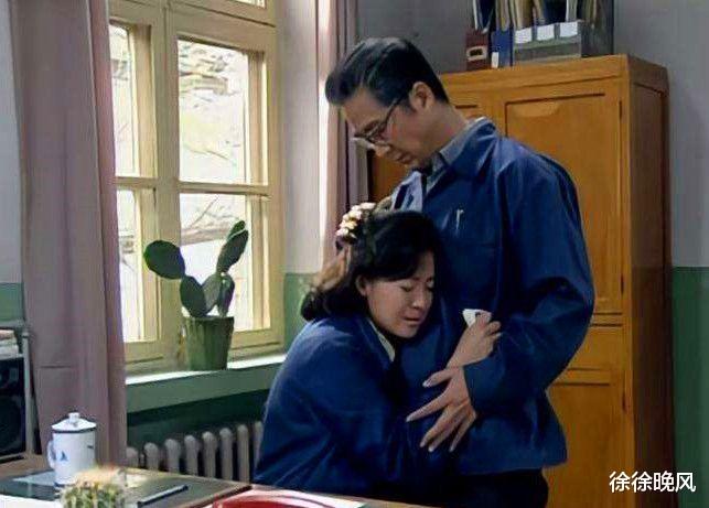 李易峰|李天骄最后一次见佟志的表现是故意的吗？她的表情泄露了一切