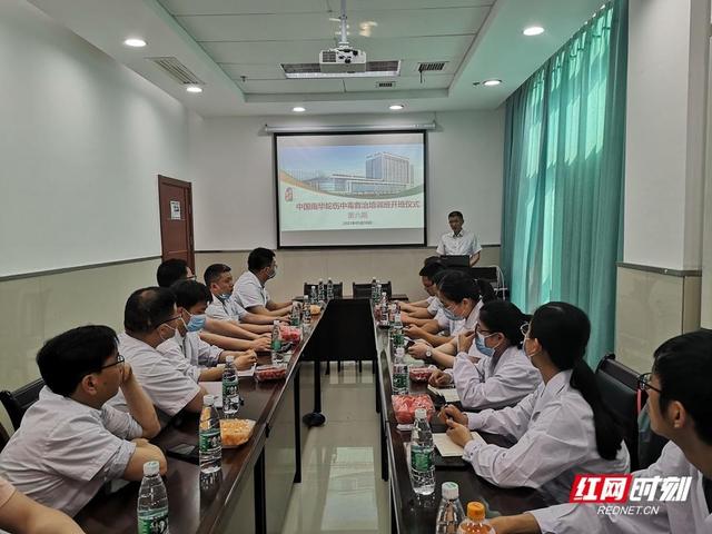 丹麦 毒蛇频伤人！南华医院近三月收治300多例蛇伤中毒患者，蛇伤救治特色技术全国领先