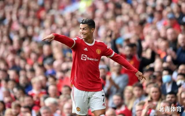 C羅|足壇頂流！C羅回家首秀引全球關(guān)注，“總裁”和曼聯(lián)是最好的搭配