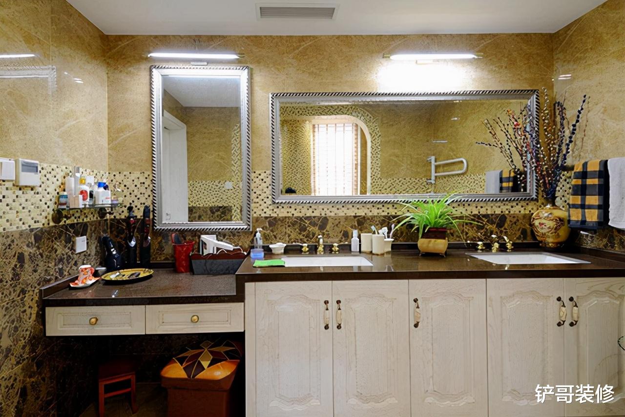 美式别墅的独特韵味，客厅没有电视也很美，复古和浪漫并存?