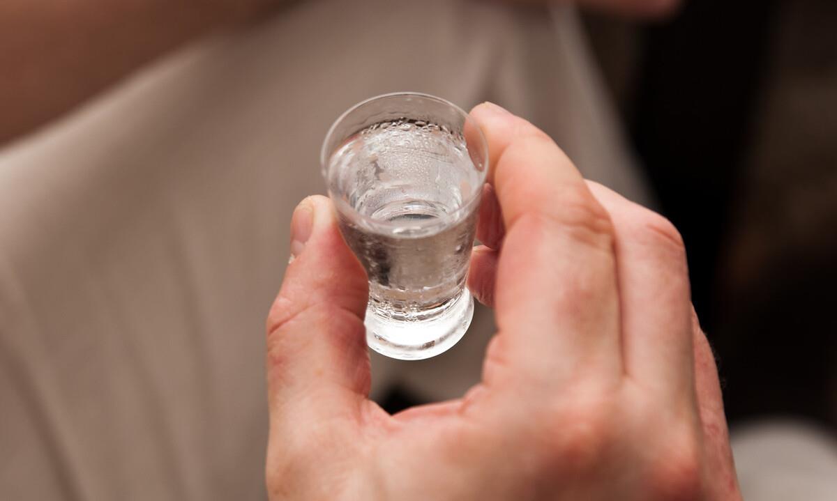 高血压|50岁男子突发脑溢血，半个月后去世，医生直言：早晨坏习惯害了他