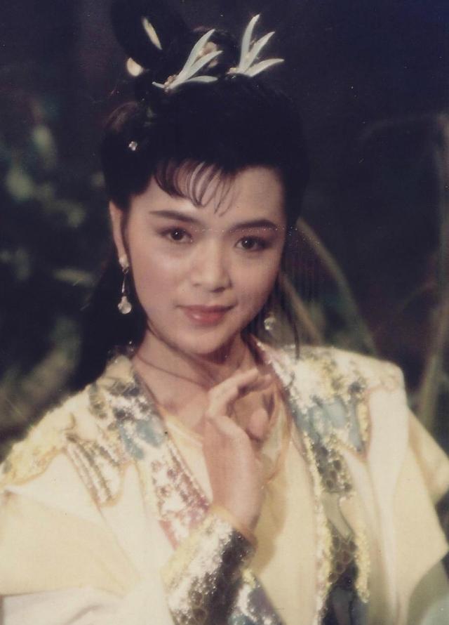 MARRY 陈玉莲单看五官说她美若天仙有些过誉了,性格加成应该更多一些