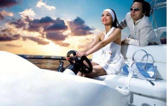 搜狐|他竟然沦落到跟网红抢饭吃？！