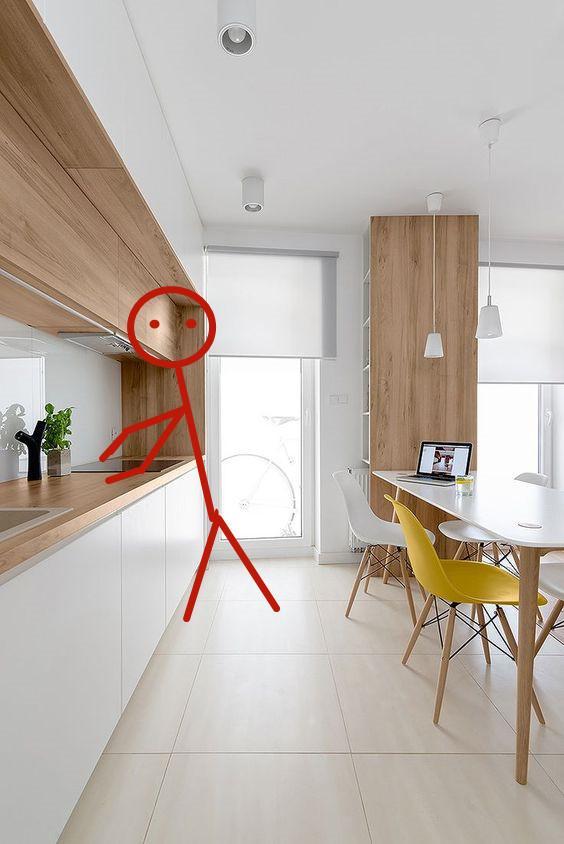 简易设计 朋友这招高！厨房吊柜一分为二，靠墙缩8公分，收纳功能大2倍