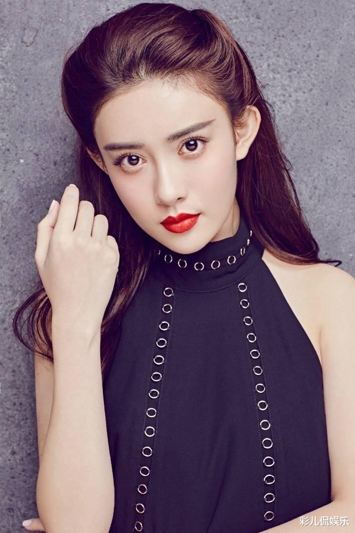 dazed|放不下偶像包袱就不要演丑角，让女神们告诉你，什么才叫实力扮丑