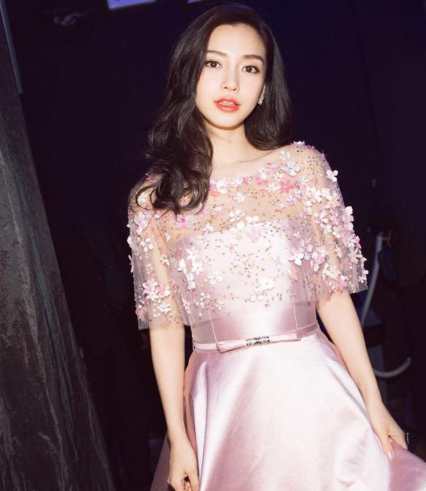 Angelababy|儿子才三岁，baby又传出“喜事”，44岁的黄晓明也太幸福了