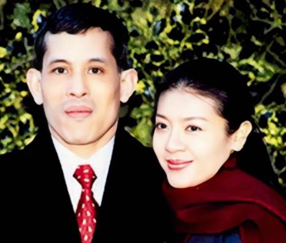 西拉米|西拉米亮相大女主海报，面容红润风姿卓越，泰王强势帮衬前王储妃