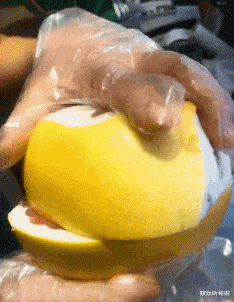 “出差一周回来后，看到家人给我装修的婚房！”我瞬间崩溃了