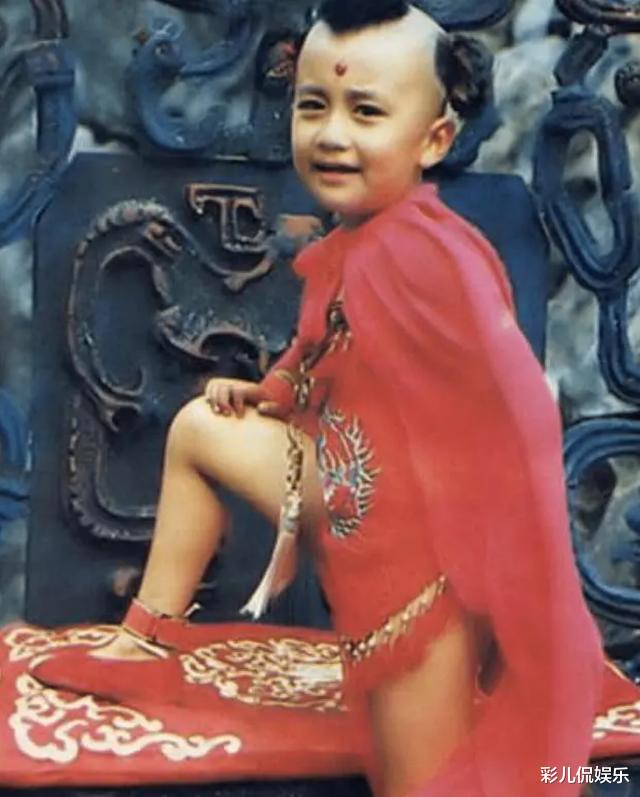 童星|童星们都长大了，有人大红大紫，而他打个暑假工却被惦记了十几年