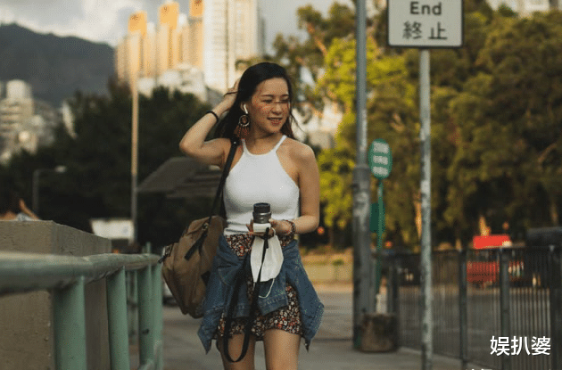 王晶|王晶把女儿当公主，女儿却想拍风月大电影，玩睡衣派对，悔不当初