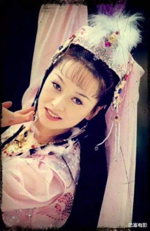 赵本山|8版香妃，两眼脉脉含情会说话，谁撑起“异域第一美”，谁在拉胯