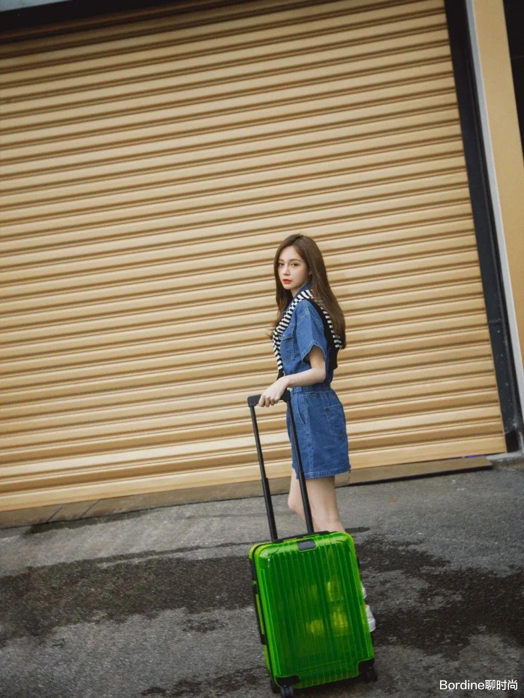 Bordine聊时尚|沈梦辰的连体装,选择牛仔面料,时尚百搭,还有很好的减龄效果
