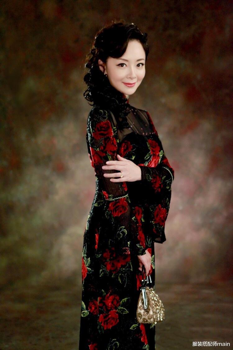 服装搭配师main|昔日上戏班花，演过迪丽热巴、罗晋的母亲，父亲更是国家一级演员