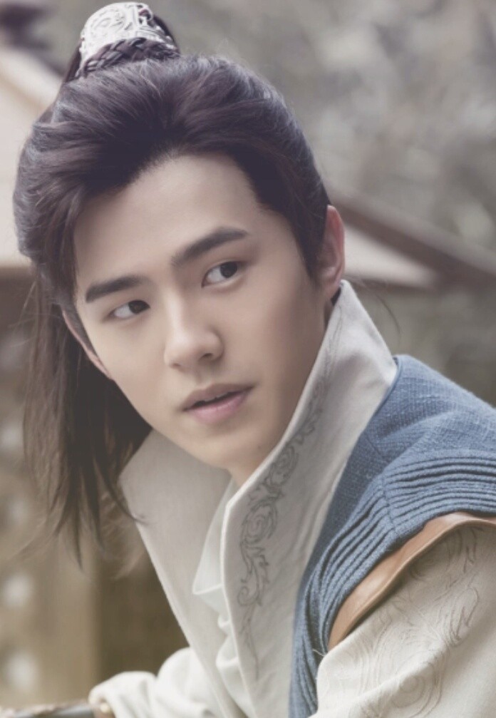 刘昊然|刘昊然点烟镜头被热播后！刘信达呼吁：希望宣传戒烟，别再点烟了