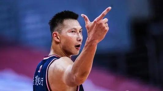 易建聯(lián)|感謝姚明，感謝張鎮(zhèn)麟，中國(guó)男籃第一中鋒終于回來(lái)了，杜鋒等到了