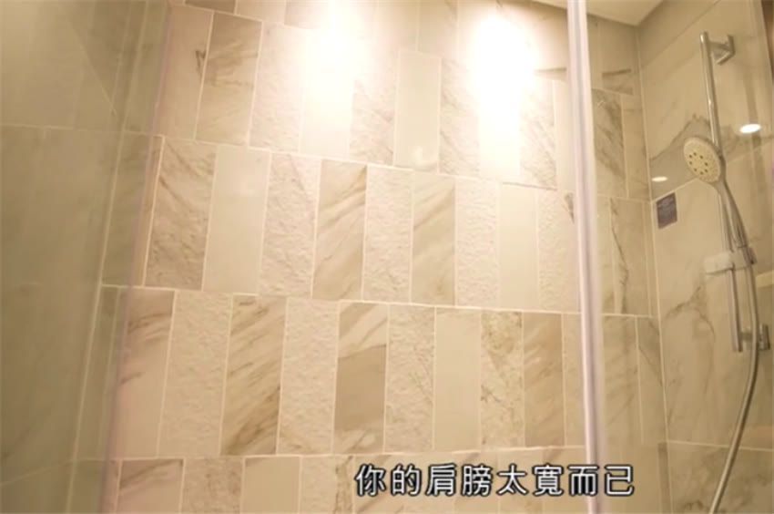 香港|香港小夫妻花400万买23㎡房，空间不大却格外温馨，超有生活气息