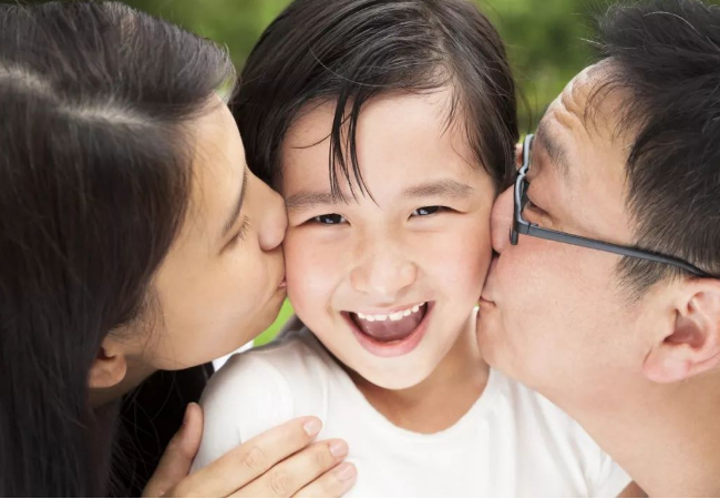 文妈育儿|父母须知，孩子真正需要的，其实是在爱和快乐中长大