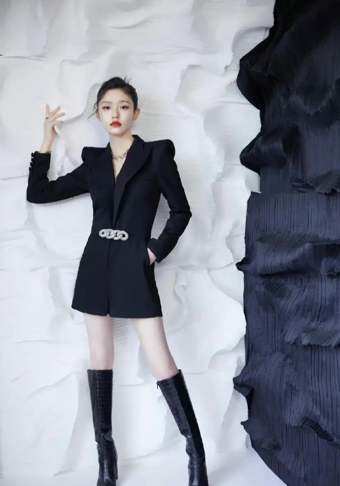 林允|小崔爱吃瓜：易烊千玺，沈腾，林允，薛之谦，肖宇梁