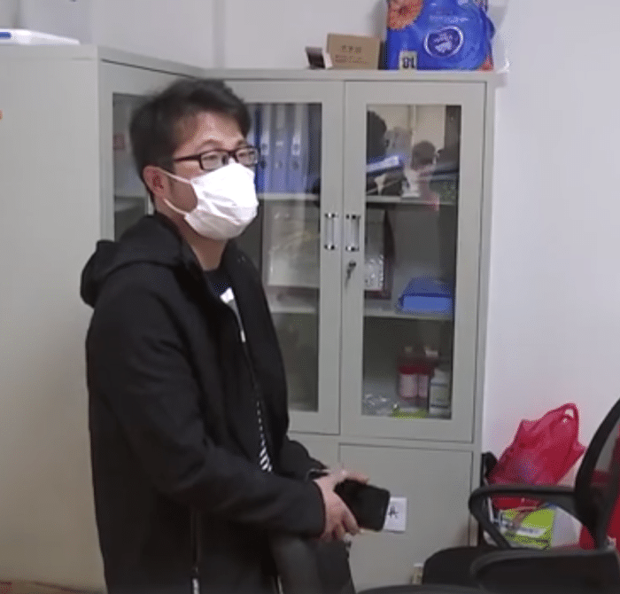 快递员|送了八千多件！应发一万多块钱工资最终到手却只有56块？网友：活该