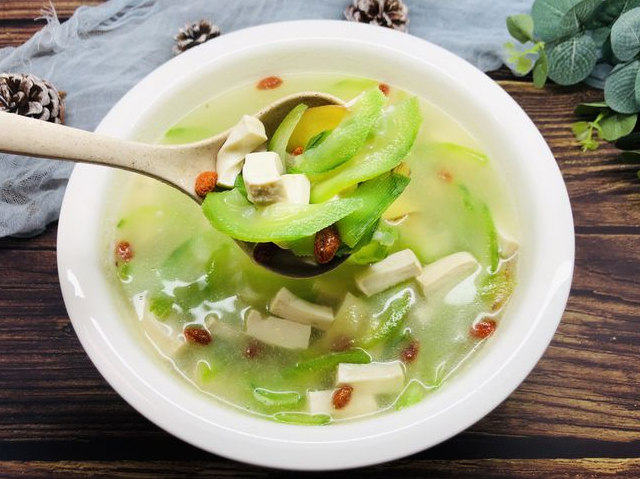 健脾|丝瓜全身都是宝！经常喝这三样汤，或能让肺结节越来越小