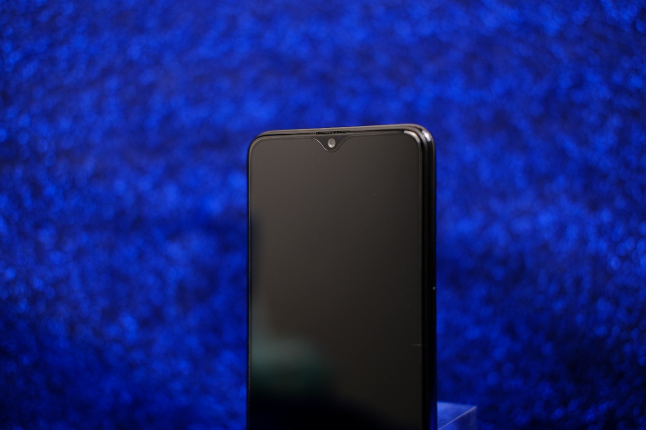 水滴屏|老机测评：均衡配置的OPPO A7x
