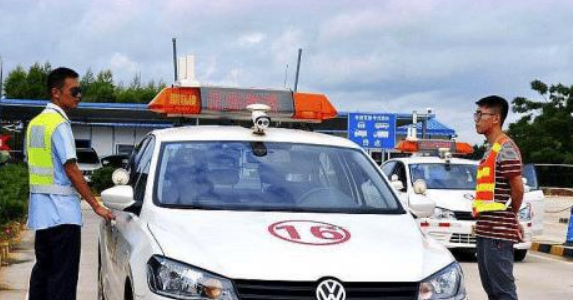 驾照 驾校集体涨价，涨幅达千元，驾校称不愿报别强求